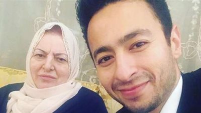 حمادة هلال يتذكر والدته بكلمات مؤثرة.. ويطلب من جمهوره الدعاء لها