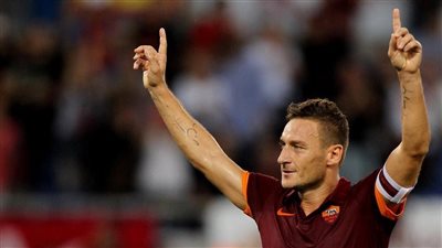 توتي ضمن المدعوين في مباراة نجوم النصر والهلال أمام باريس سان جيرمان 