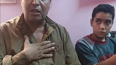 4 ماتوا قبله.. والد طفل مريض ببني سويف يستغيث: هانتحر | صور وفيديو