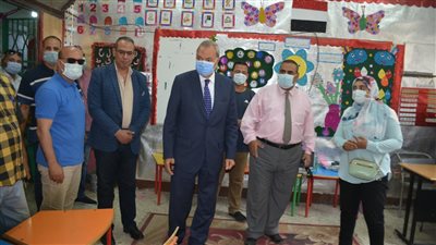 محافظ القليوبية يعفي 2 من مديري المدارس لـ تدني مستوى النظافة 
