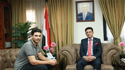 السفير اليمني بالقاهرة: نعتز ونقدر الدور المصري التاريخي في دعم مواقف صنعاء الشرعية │ حوار