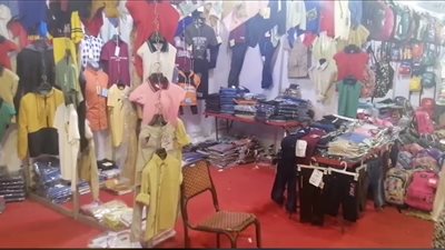 شنطة صلاح ب125 وبابجي ب155.. أسعار تنافسية داخل معرض كلنا واحد بالمنصورة