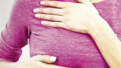 أعراض سرطان الثدي وخطوات الفحص الذاتي في المنزل للسيدات