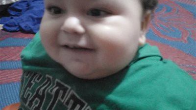 أب يستغيث لعلاج نجله: أرجوك ياريس مش عايزه يموت زي أخوه | صور