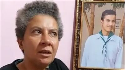 سيدة تدهس شابا بسوهاج.. ووالدته: أطالب بتحقيق العدالة والقصاص بعد فقدان ابني الوحيد