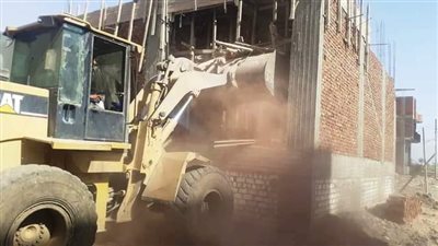  إزالة 135 حالة تعدٍ على أملاك الدولة والأراضي الزراعية بسوهاج | صور