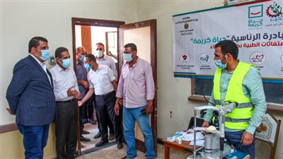 محافظ الغربية يتفقد قافلة طبية وأخرى للتحول الرقمي بقرية حنون ضمن مبادرة حياة كريمة 