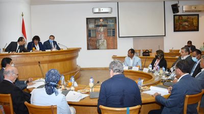 وزيرة الثقافة ترأس اجتماع الجمعية التأسيسية للشركة القابضة للاستثمار 
