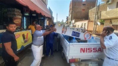 رفع 200 طن تراكمات وأتربة بالطرق العامة بأسوان وإزالة 66 حالة إشغال