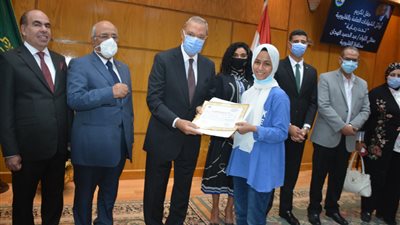 محافظ القليوبية يكرم أوائل الثانوية العامة والأزهرية والدبلومات الفنية والإعدادية │ صور