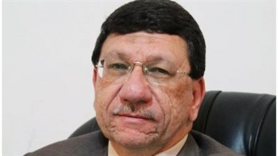 بعد إصابة طفلة بالصلع.. أستاذ جلدية يكشف كيف ينمو شعرها مجددًا