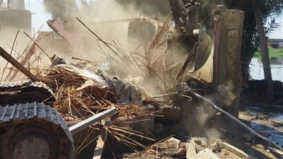 بعد توجيهات الرئيس.. إزالة 23 حالة تعدٍ على مصرف بحر البقر ببورسعيد | صور