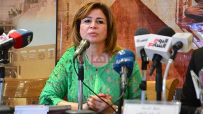 إلهام شاهين: مش عايزين نكرم الناس بعد ما يموتوا أو يعتزلوا.. وكتّاب كبار قاعدين في البيت