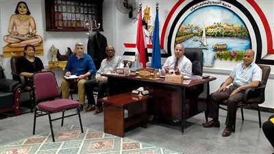 وكيل تعليم أسوان: خطة لتصنيع 15 ألف تختة مدرسية