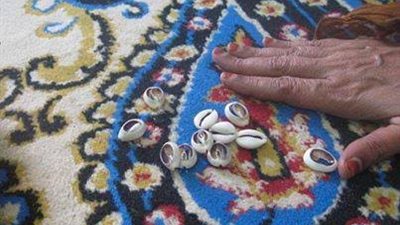 بوشوش الودع.. دجالتان تسرقان مشغولات ذهبية وأموال سيدتين بحجة فك السحر بقنا