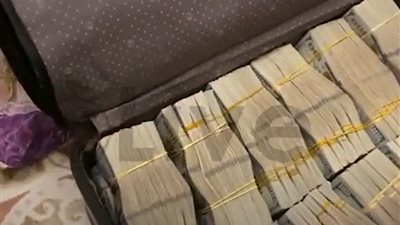 بها ملايين الدولارات.. لحظة فتح الغرفة السرية المملوكة لـ يحيى مهران ذراع صفوان ثابت لتمويل الإرهاب | فيديو