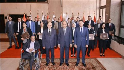 مجلس الدولة يكرم الموظفين الإداريين لما بذلوه من إنجاز وعمل متميز | صور