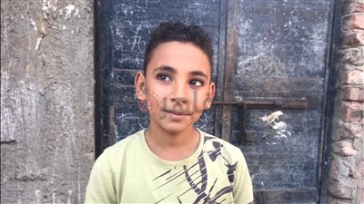 مخلفات حربية بكفر الشيخ.. طفل يكشف تفاصيل عثوره على دانة مدفع: قعدنا نلعب بيها | صور وفيديو