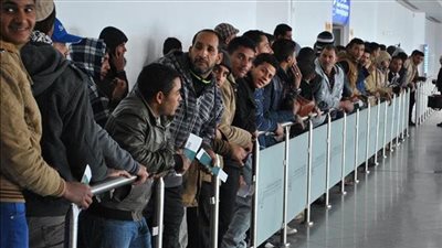 القوى العاملة تنفي وجود فرص عمل تابعة للوزارة في قطر والإمارات