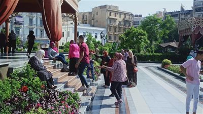 إقبال من المواطنين على حديقة فريال واستمرار توافد أتوبيسات رحلات المحافظات لبورسعيد 