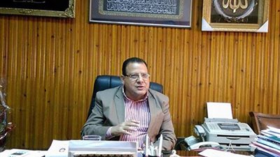 نائب رئيس اتحاد العمال: حرمان العامل من الأجر حال عمله بالإجازة يصب في مصلحته 