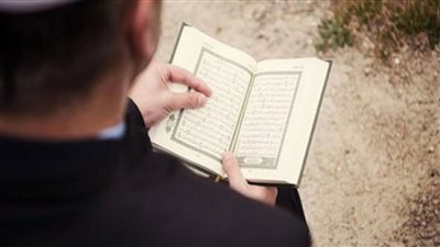 هل وهب ثواب ختم القرآن للمتوفى جائز شرعا؟.. الإفتاء تجيب 