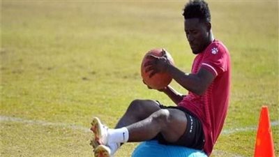 كوامي بونسو يعود لتدريبات سيراميكا كليوباترا بعد تعافيه من الإصابة