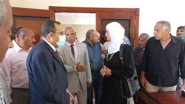 المحافظ خلال الافتتاح