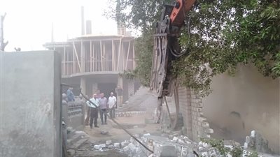 إزالة فيلا مقامة على أملاك الدولة بالصف منتصف الليل