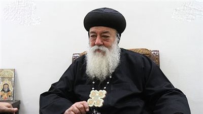اجتمع المسلمون والمسيحون على حبه.. من هو الأنبا هدرا مطران أسوان؟