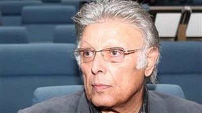 أشرف عبد الغفور: أصبحت في مقاعد المتفرجين.. والطبيعي ملابس الفنانات تكون محترمة