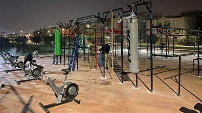 أجهزة في الشارع.. أول جيم رياضي مفتوح لسكان مدينة العبور │ صور