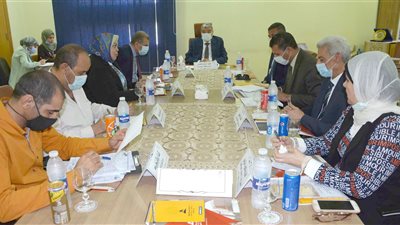 محافظ المنيا يترأس اجتماع مجلس أمناء مكتبة مصر العامة