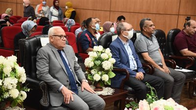 محافظ بورسعيد يشهد البرنامج التدريبي لشركة OGS لتنمية الموارد البشرية