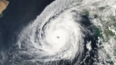 الحكومة تكشف حقيقة اقتراب الإعصار شاهين من السواحل المصرية