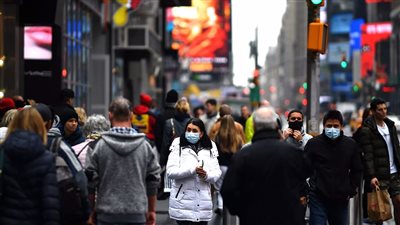 نيويورك تبدأ تطعيم المعلمين بالكامل ضد كورونا 