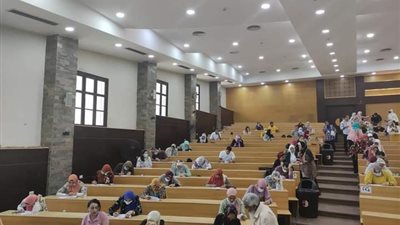 بدأ فعاليات امتحانات القبول للمتقدمين للالتحاق ببرامج الدراسات العليا الاكاديمية بتجارة عين شمس