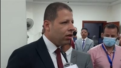 وكيل وزارة التموين خلال متابعة المكاتب المتطورة بالمنيا: نرفع شعار المواطن أولا 