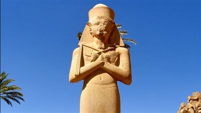  طوله 11.5 متر.. نكشف تفاصيل ترميم أكبر تمثال بمعابد الكرنك 