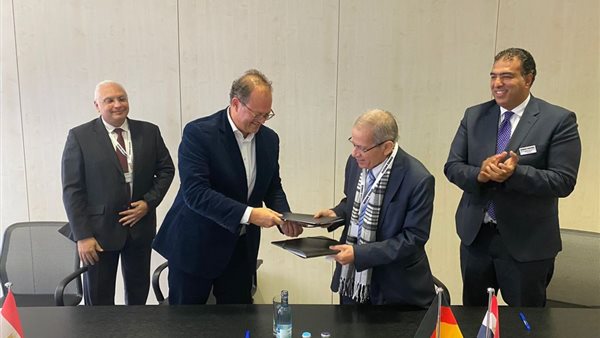 التعليم توقع مذكرة