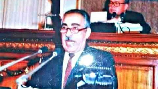 النائب الأسبق يحيي