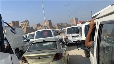 تكدسات مرورية.. تعرف على الطرق المزدحمة بالقاهرة والجيزة