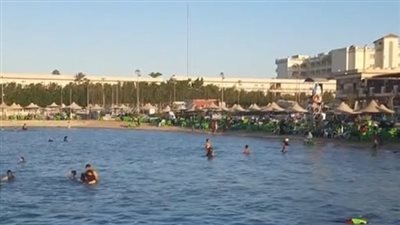 إقبال ضعيف على الشواطئ العامة في مدينة الغردقة 