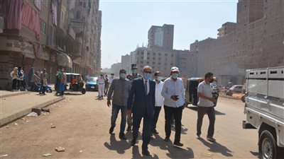 محافظ القليوبية يشن حملة مكبرة لإزالة الإشغالات ورفع القمامة بشارع أحمد عرابي