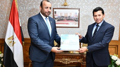 وزير الشباب يستقبل رئيس مجلس الشارقة الرياضي