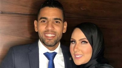 بعد تداول شائعة وفاته.. زوجة مؤمن زكريا: حسبنا الله ونعم الوكيل