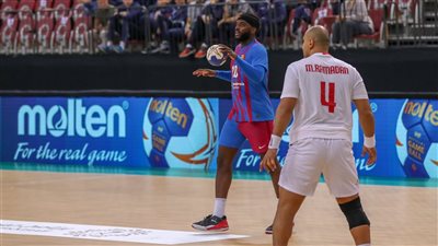 الزمالك وبرشلونة.. البلوجرانا يتقدم على الأبيض 18-17 في الشوط الأول