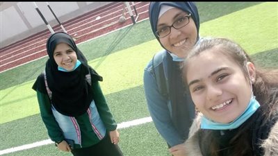 بأبسط الإمكانات.. 3 طالبات بالصف الثاني الثانوي يصممن جهازًا للاستفادة من مياه الأمطار