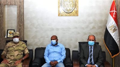 محافظ أسوان يكلف نائبه بتهنئة قادة القطاع العسكري ضمن احتفالات نصر أكتوبر 