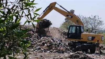 قبل بدء العام الدراسي.. رفع 19 ألف طن قمامة بجوار مدارس الشرقية | صور